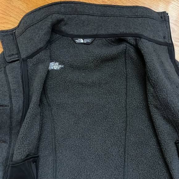 North face never worn! Women’s NorthFace gray sweater coat. Great looking! - Picture 5 of 10